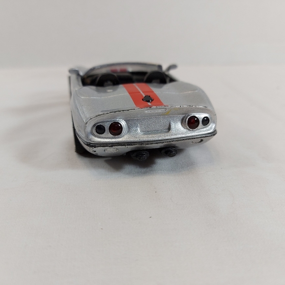 Vintage 2001 New Ray 2000 Shelby Series 1 Die Cast Car, Silver - Picture 4 of 7